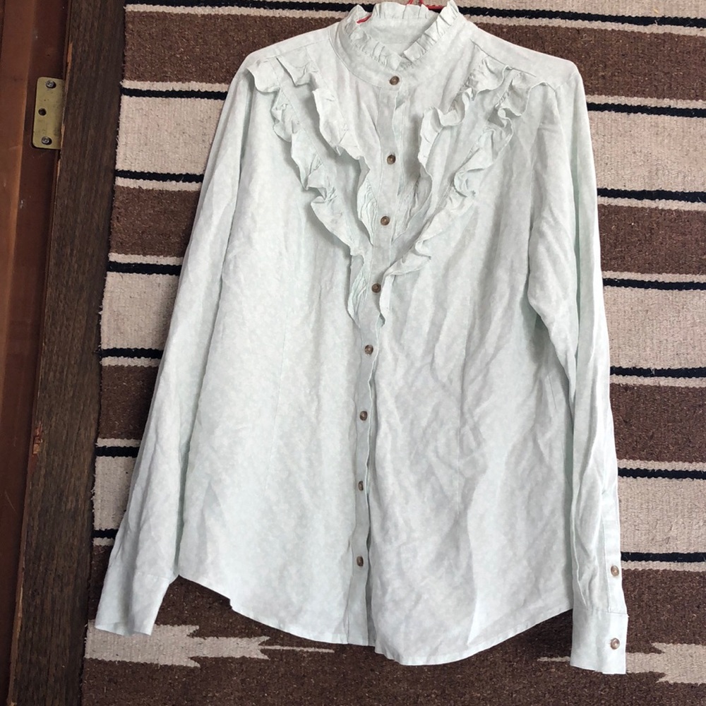 Beautiful retro button down